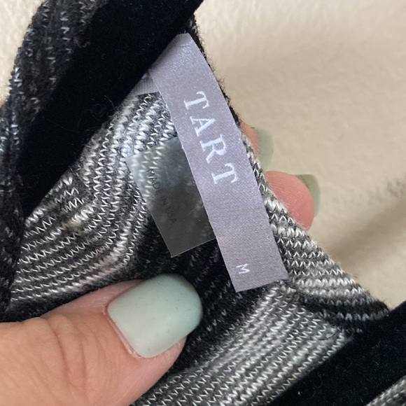 Black & White Striped Tart Sweater Medium Open Back Cut Out Fall Long Sleeve - Picture 4 of 8